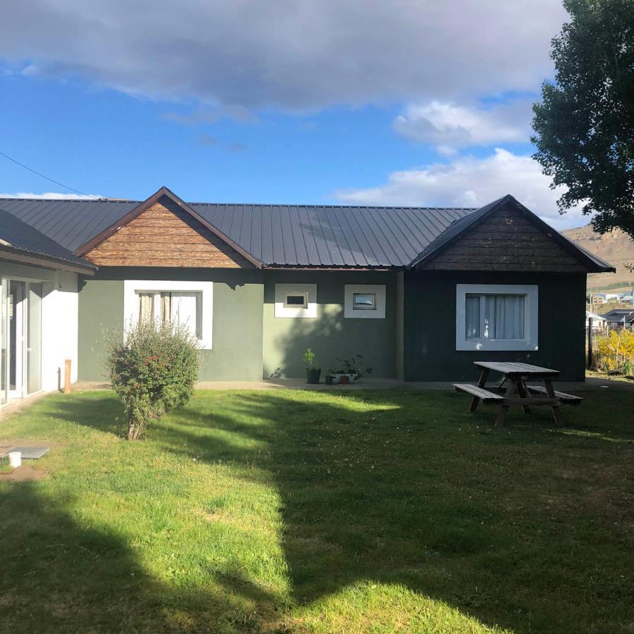Hospedar Calafate - Los Lupinos Hotel เอลกาลาฟาเต ภายนอก รูปภาพ