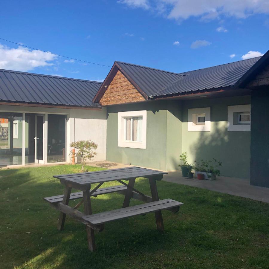 Hospedar Calafate - Los Lupinos Hotel เอลกาลาฟาเต ภายนอก รูปภาพ