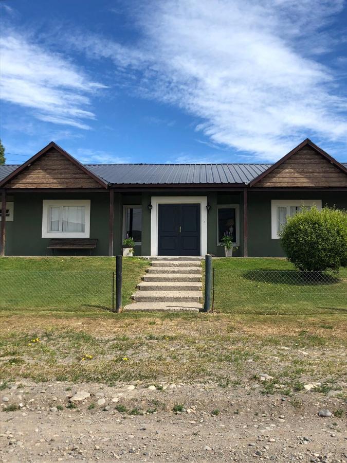 Hospedar Calafate - Los Lupinos Hotel เอลกาลาฟาเต ภายนอก รูปภาพ
